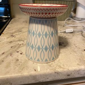 Gently used Scentsy element warmer